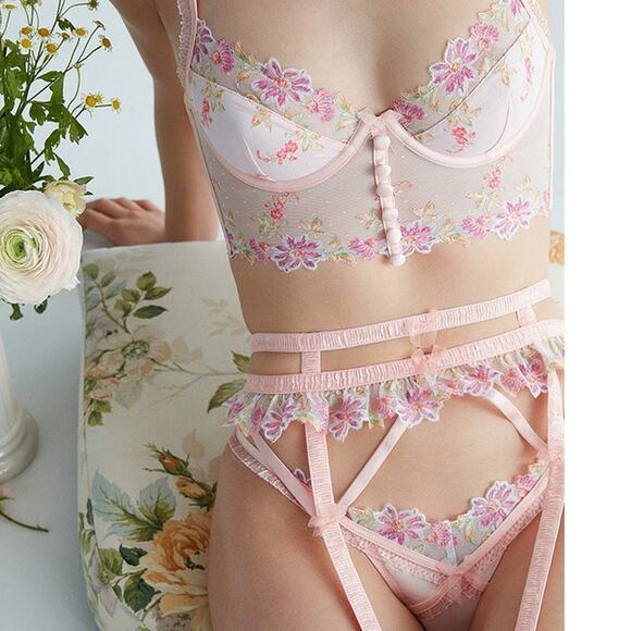 For Love‎ & Lemons for Victoria's Secret April Bloom Bra Fairy Romantic Floral - Picture 1 of 5